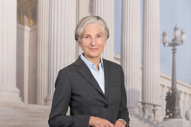 Dr. Irmgard Griss Dr. Irmgard Griss